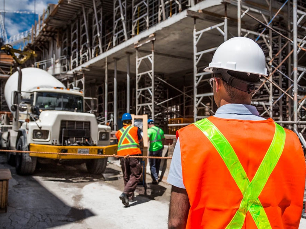 Escoras Pontuais: Reforço Estrutural Confiável com a TEC ALT Locações e Montagens